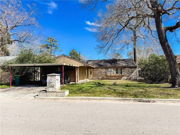 2408 N Thompson ST, Conroe, TX 77303