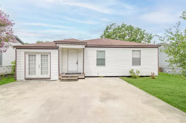 Texas City, TX 77590,208 17th AVE N