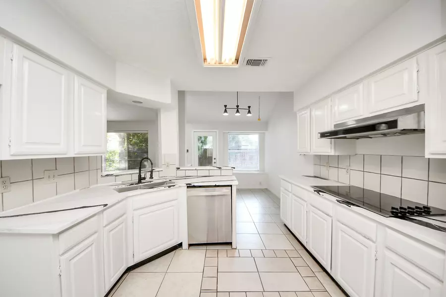 3611 Bee Bayou LN, Sugar Land, TX 77479