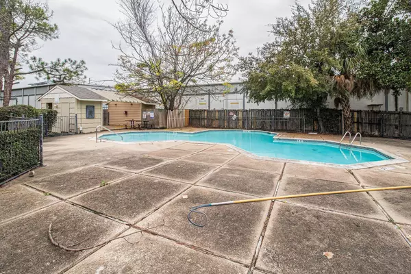 Houston, TX 77063,8201 Richmond AVE #2