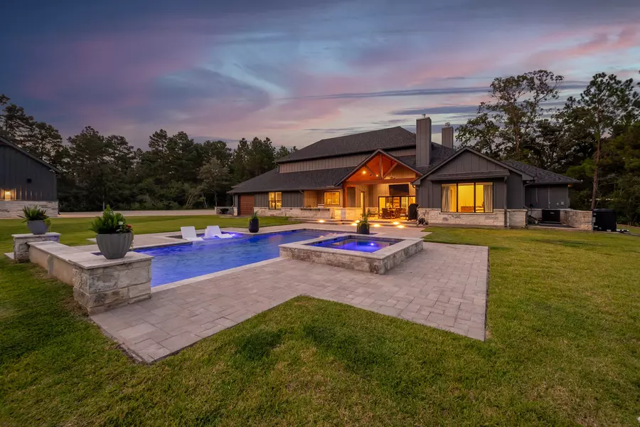 13048 Royal Oak CT, Montgomery, TX 77316