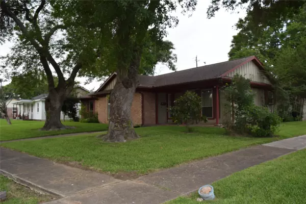 La Porte, TX 77571,10459 Winding Trail RD