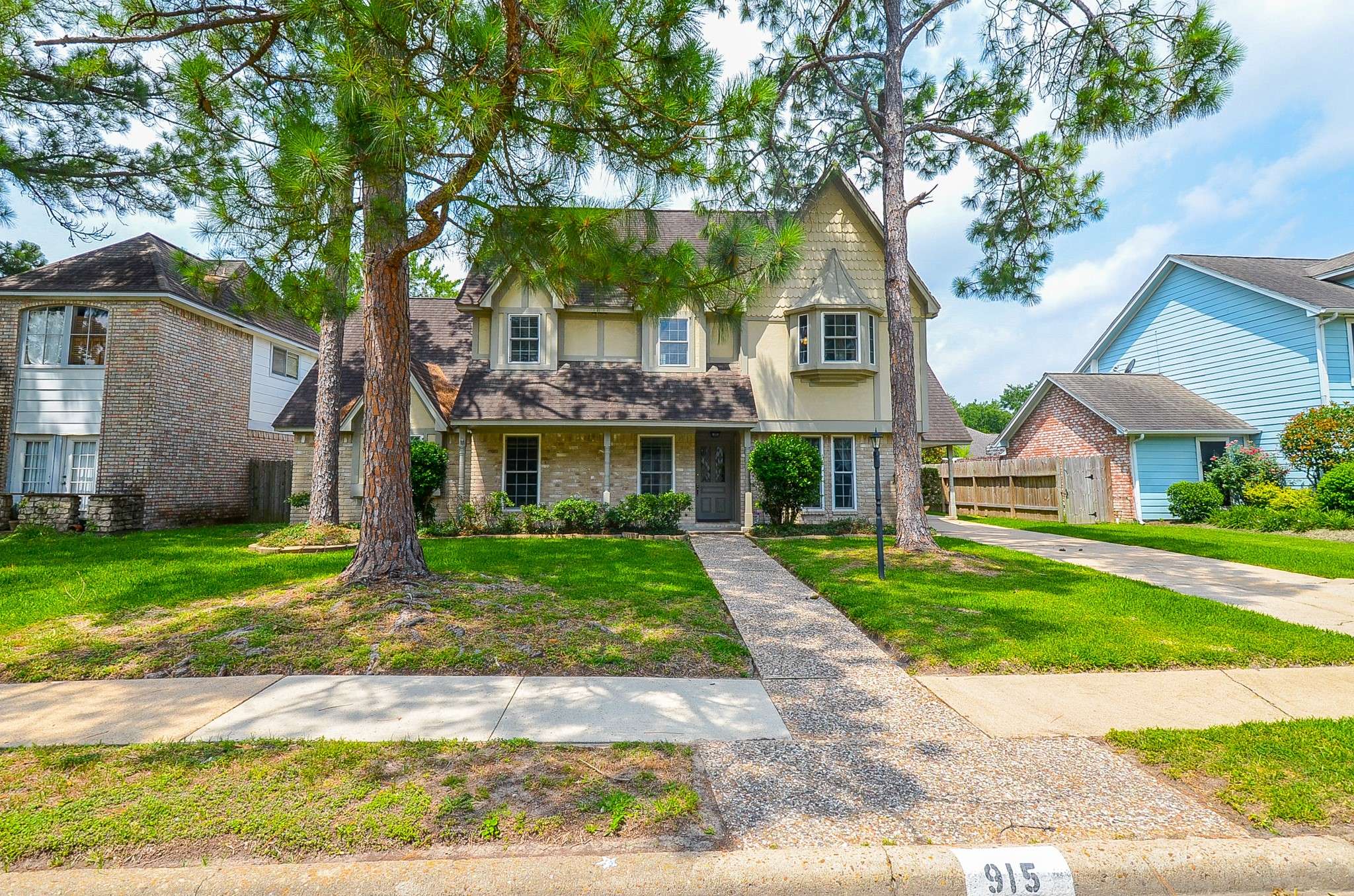 Sugar Land, TX 77498,915 Sugar Mountain CT