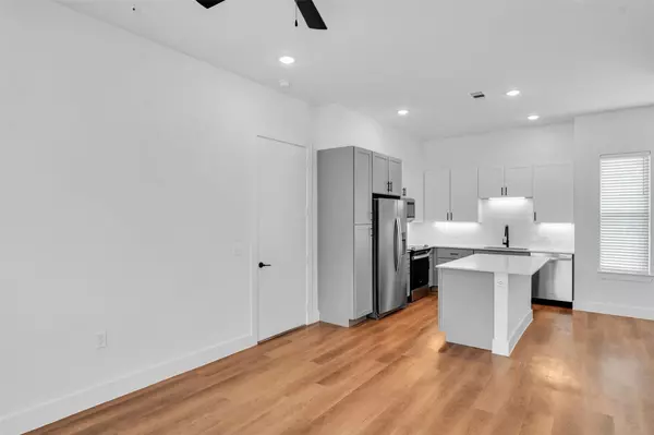 Garland, TX 75040,1652-102 Spaniel AVE