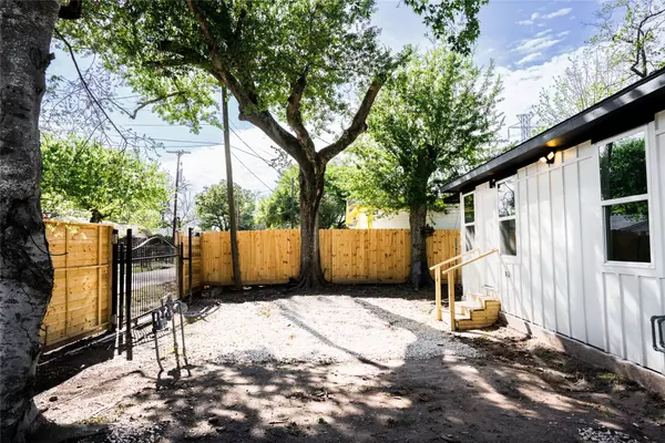 Houston, TX 77022,423 Frisco ST