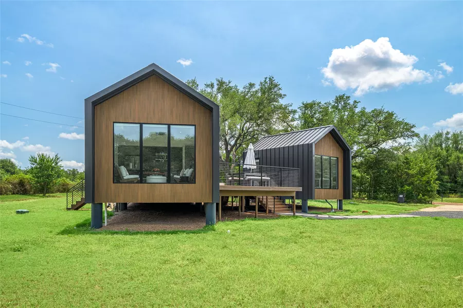 8390 Schuster RD, Ledbetter, TX 78946