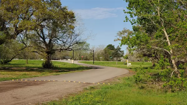 Brazoria, TX 77422,108 Country Oaks ST