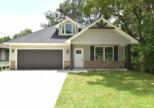 2319 Avenue G, Nederland, TX 77627