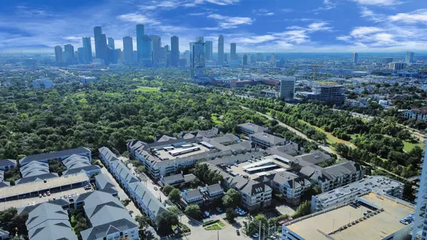 3003 Memorial CT #2137, Houston, TX 77007