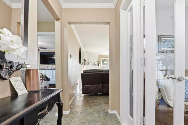 Highlands, TX 77562,2414 Loch Lomond ST