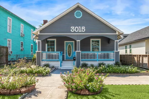 3015 Avenue R, Galveston, TX 77550