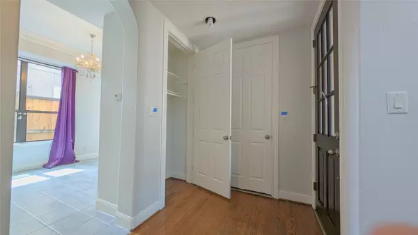 Houston, TX 77055,1307 Riverine CT