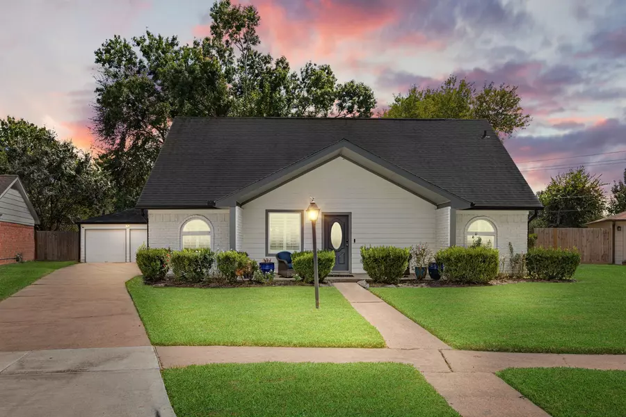 1715 Eastfield DR, Missouri City, TX 77459