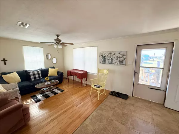 Port Bolivar, TX 77650,954 Eastview