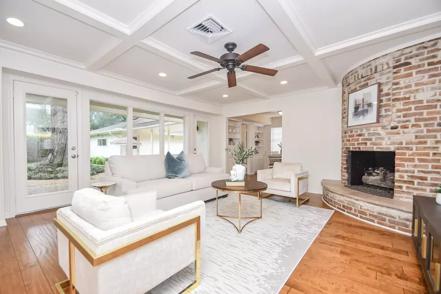 10035 Ella Lee LN, Houston, TX 77042