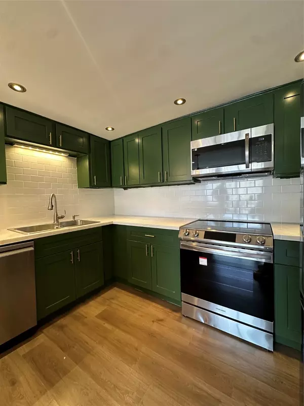 Houston, TX 77002,2016 Main ST #717
