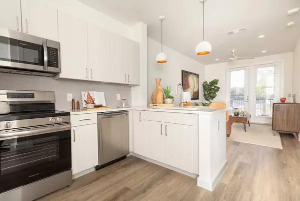 Houston, TX 77009,1690 North LOOP #210