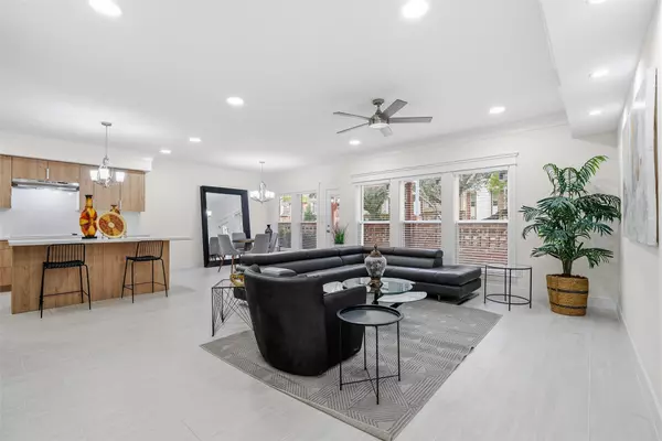 Houston, TX 77057,1037 Town place ST