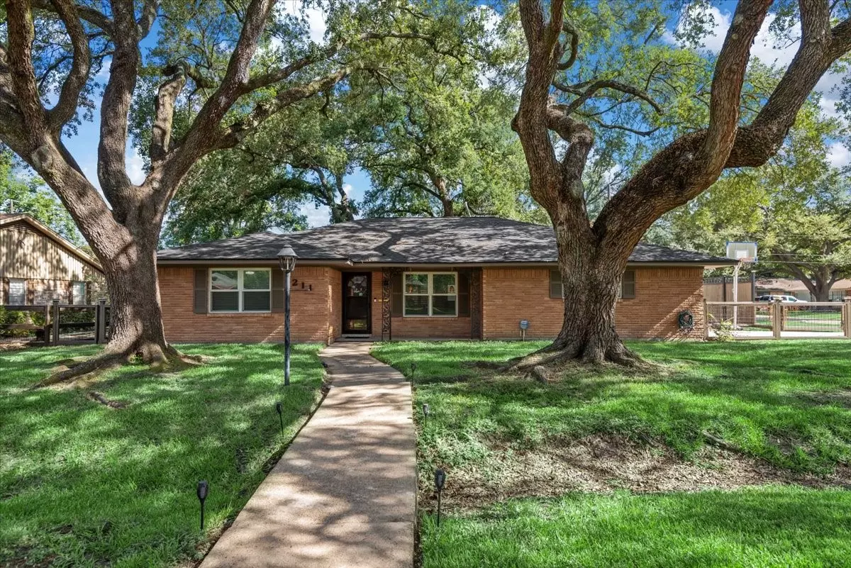 Houston, TX 77037,211 Vashti DR