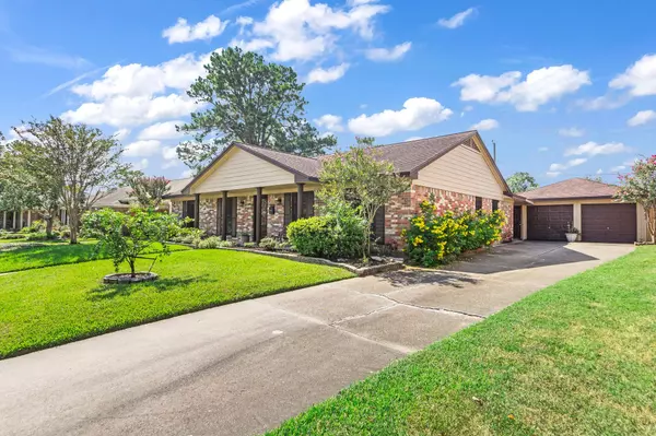 Houston, TX 77092,6015 Spruce Forest DR