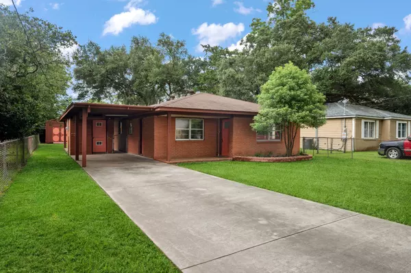 Liberty, TX 77575,2024 Pine ST