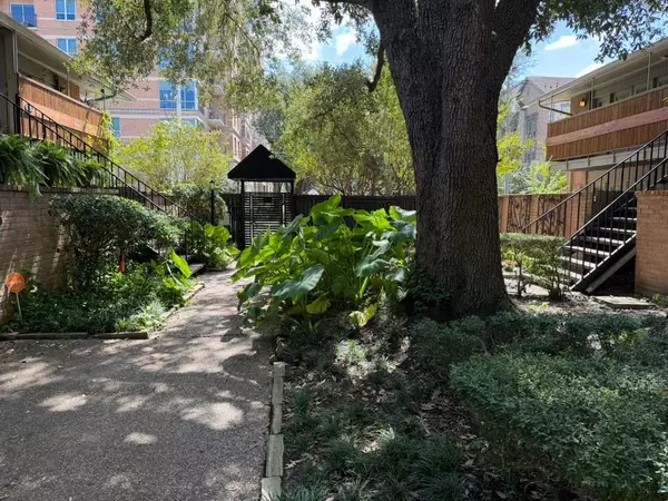 Houston, TX 77027,3944 W Alabama ST #6