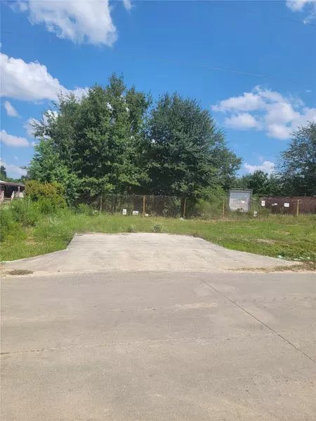 1141 County Road 3556, Cleveland, TX 77327