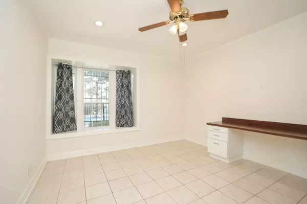 Houston, TX 77025,7499 Brompton ST #7499