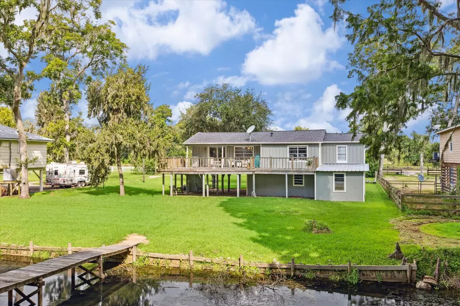 29331 County Rd 25, Damon, TX 77430