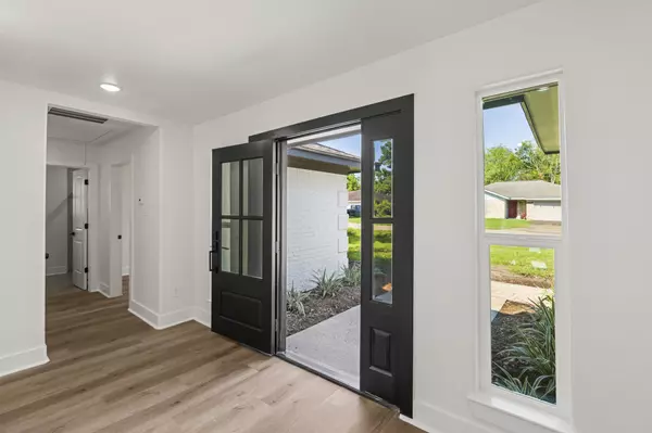 Highlands, TX 77562,8602 Honeysuckle ST