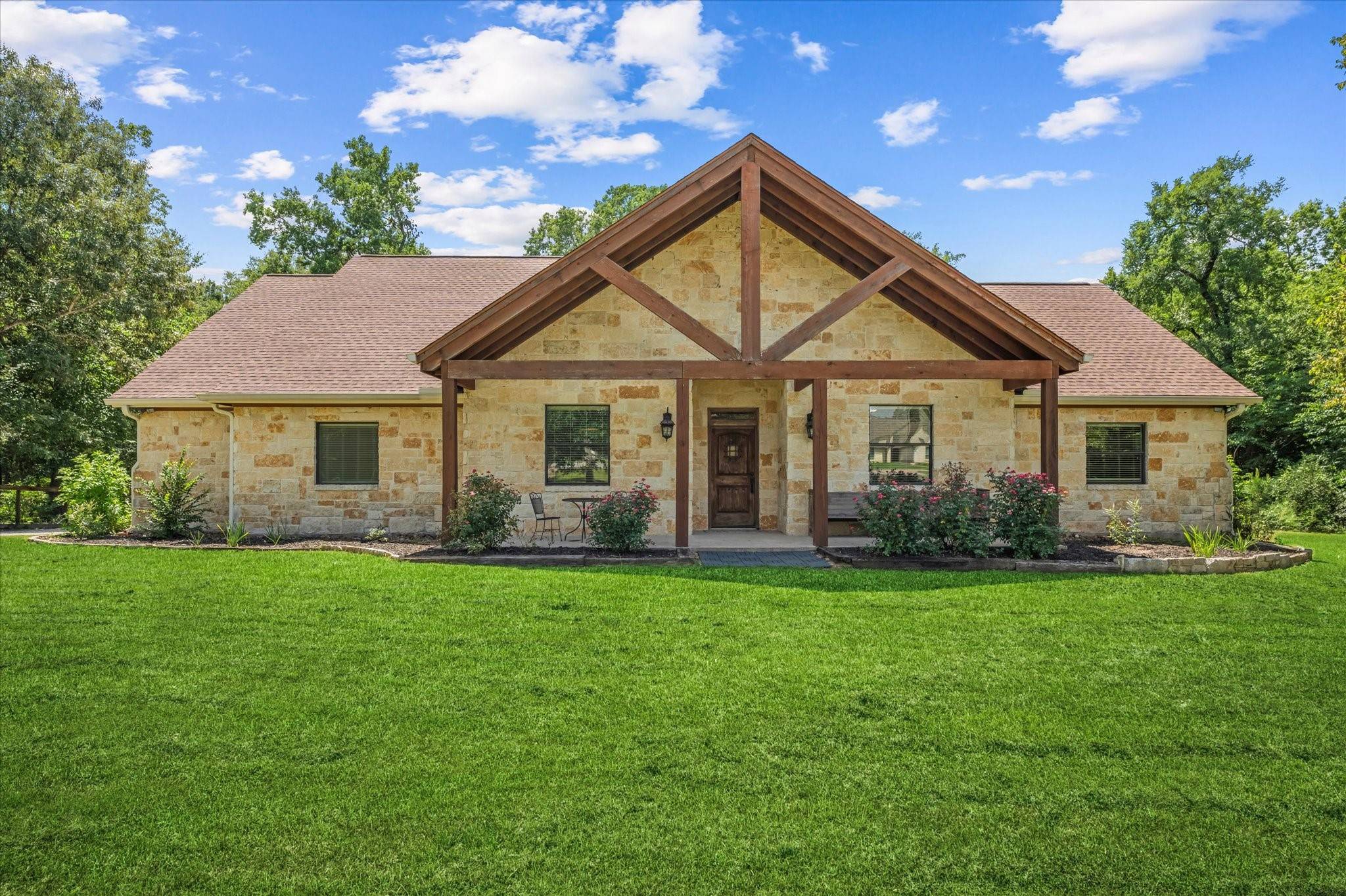 111 Heritage Oak DR, Huntsville, TX 77320