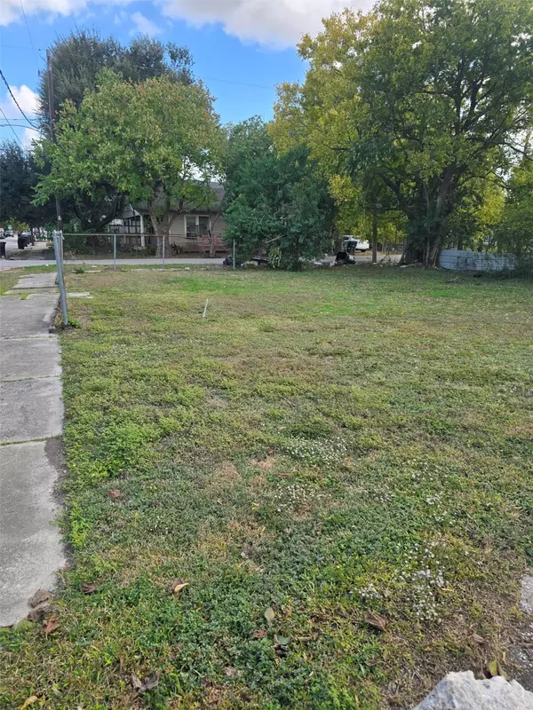 3240 Reeves ST, Houston, TX 77004