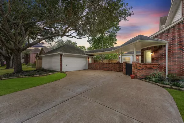 Sugar Land, TX 77479,1018 Quiet Glen CT