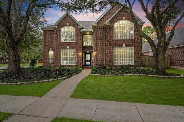 1018 Quiet Glen CT, Sugar Land, TX 77479