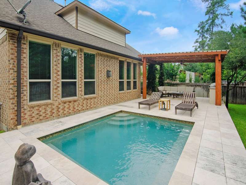 186 HEARTHSHIRE, The Woodlands, TX 77354