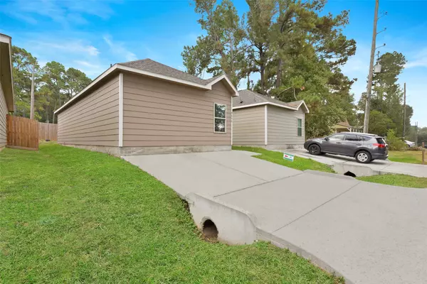 Willis, TX 77318,9650 Warm Spring