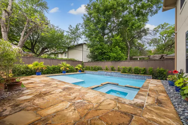 Houston, TX 77027,4014 Markham ST