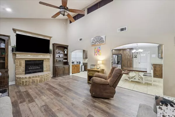 Bridge City, TX 77611,214 Fernwood ST