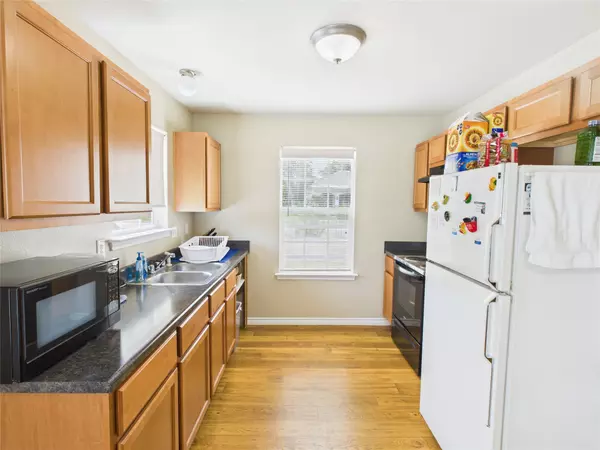 Beaumont, TX 77701,2335 Neches ST