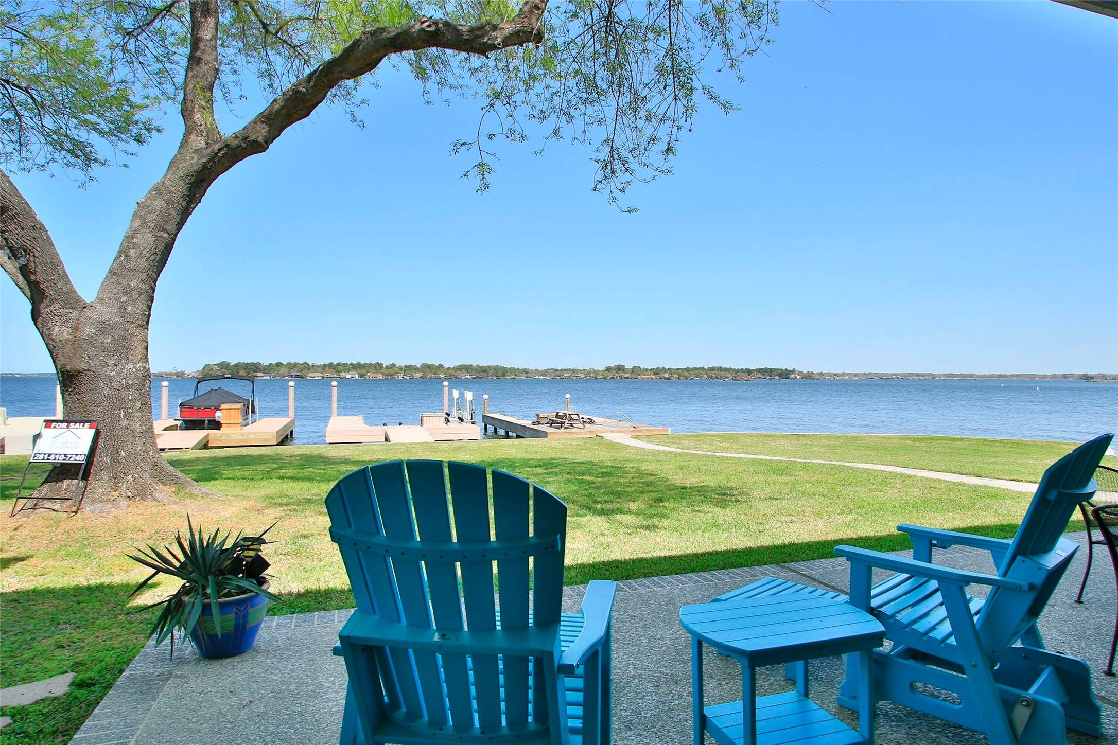 1425 Bowsprit PT, Willis, TX 77318