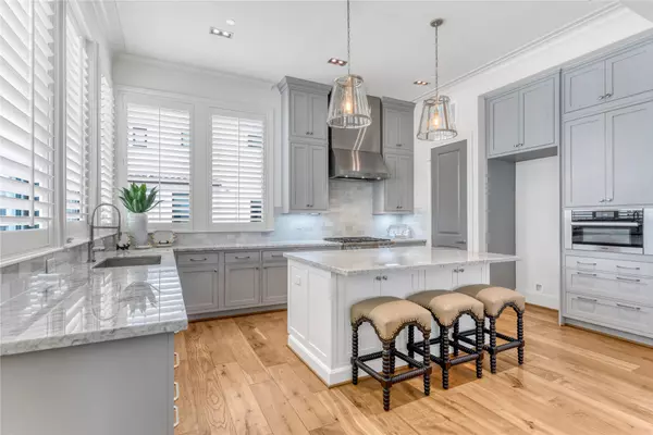 5219 Calle Cordoba PL, Houston, TX 77007