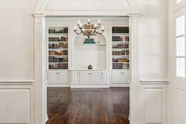 Houston, TX 77027,3639 Wickersham LN