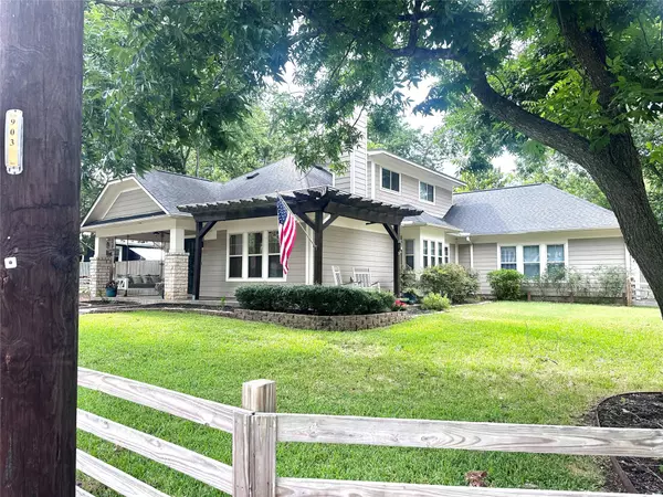 902 Matchett ST,  Brenham,  TX 77833