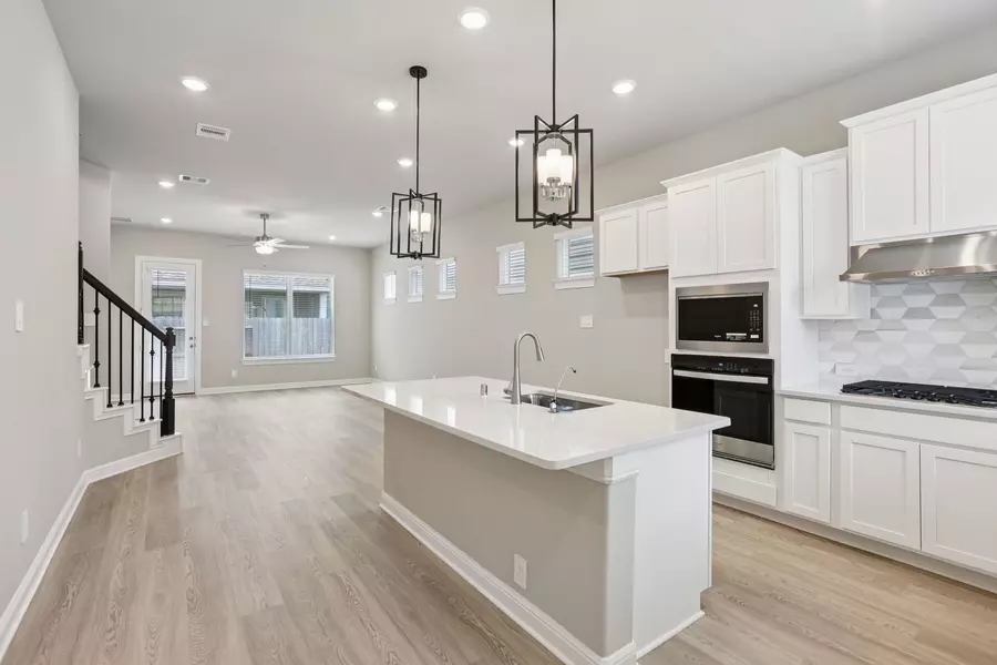 626 Topwater TRL, Kemah, TX 77565