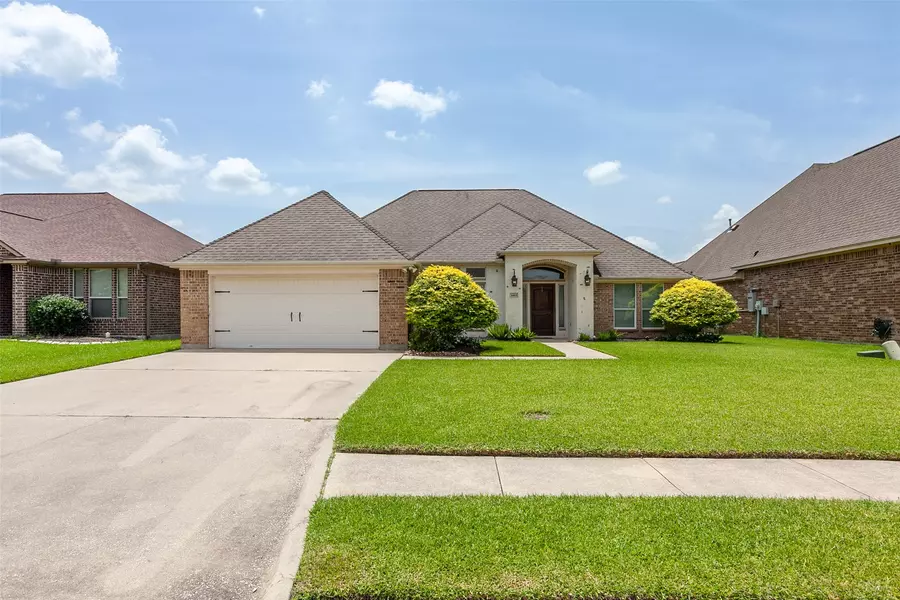 3665 Canyon LN, Beaumont, TX 77713