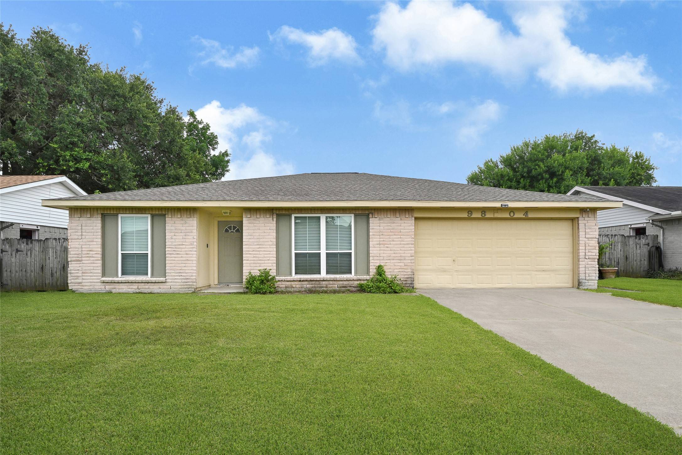 Houston, TX 77571,9804 Thrush ST