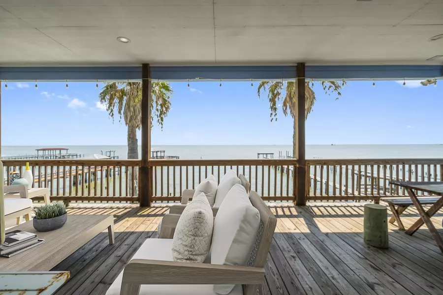 427 2nd ST, San Leon, TX 77539