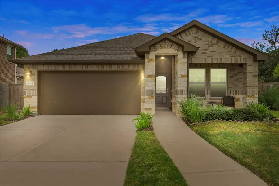 2412 Cedar Gable LN, Pearland, TX 77089