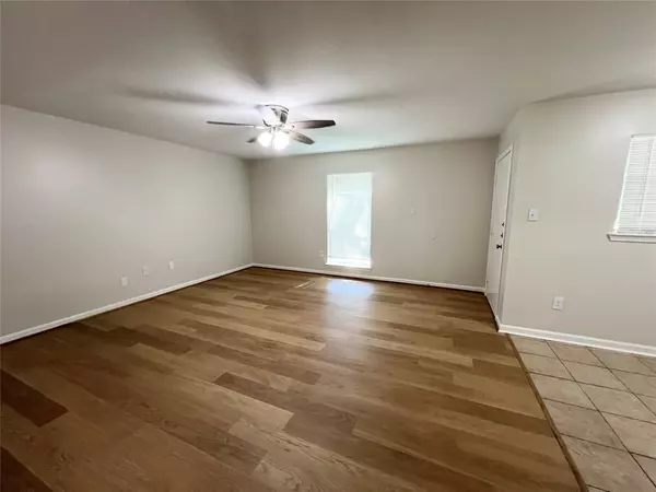 Lake Jackson, TX 77566,130 Oyster Creek DR #26