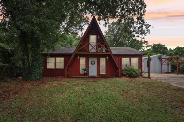 132 Caroline TRL,  Hankamer,  TX 77560